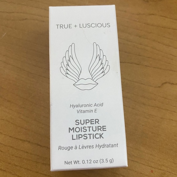 True + Luscious super moisture lipstick - Picture 4 of 8
